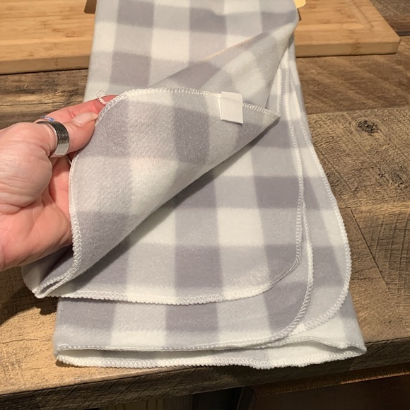 Fleece baby blanket - Picture 3 of 3